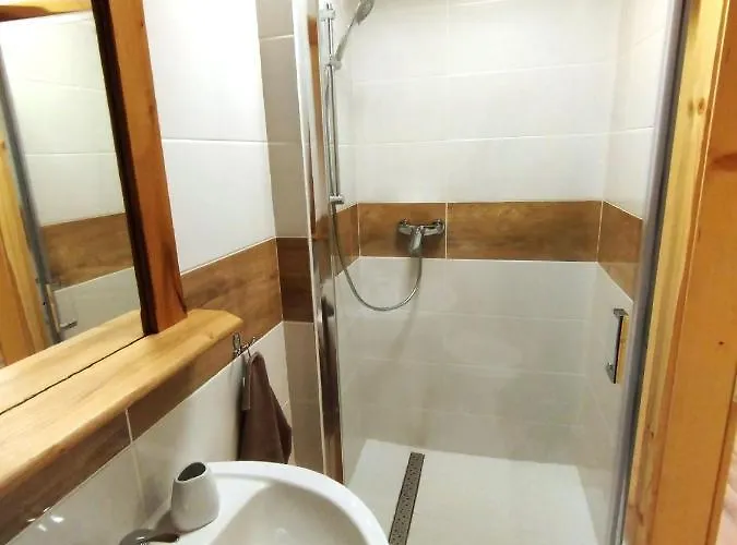 Eliska Dreveny Raj *