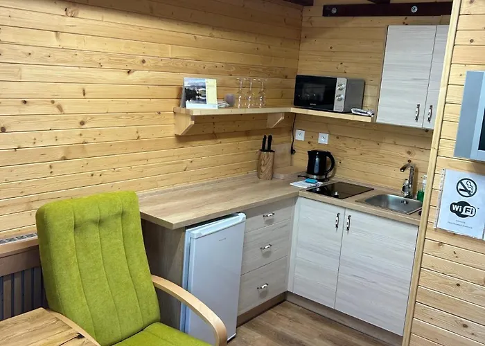 Eliska Dreveny Raj Daire *